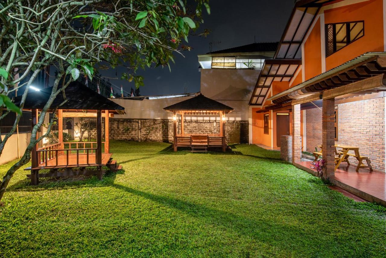 Prananto's Villa Lembang Esterno foto